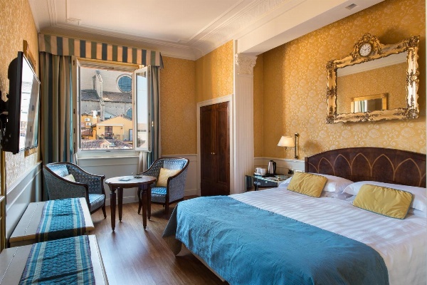 Art Hotel Orologio image 1