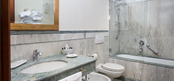 Art Hotel Orologio image 3